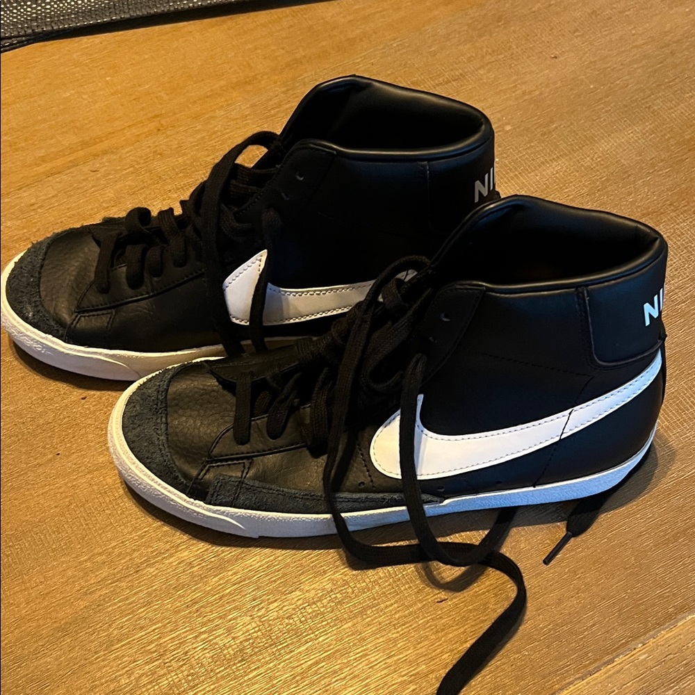 Nike Black and White Sneakers